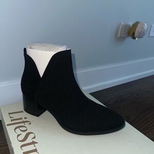 Life Stride Black Textured Ankle Booties